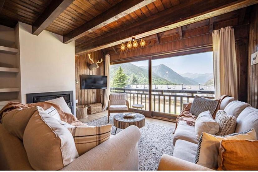 Casa Catania-Acogedora Casa Con Impresionantes Vistas-Fibra Optica Villa Salardú Екстериор снимка